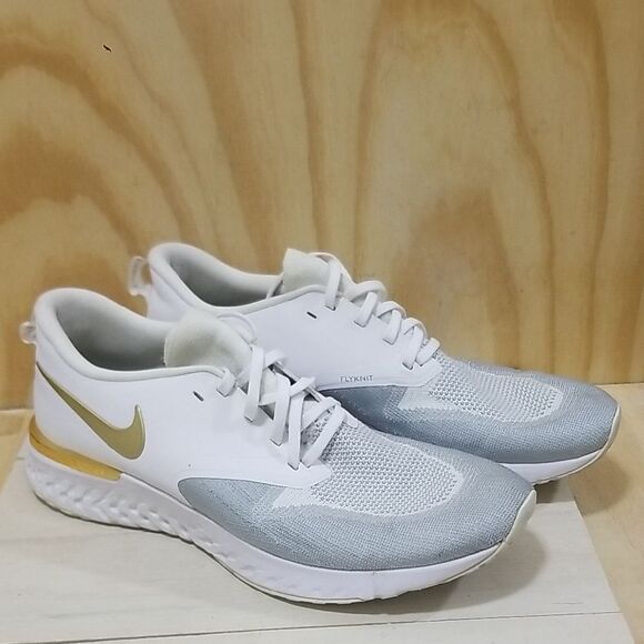 Nike Odyssey React Size 7 Flynit Grey/White/Gold Mens  size  14 Sneaker - Picture 1 of 8